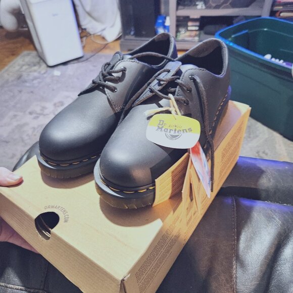 Dr. Martens Shoes - Dr. Martens Women's size 9, Black